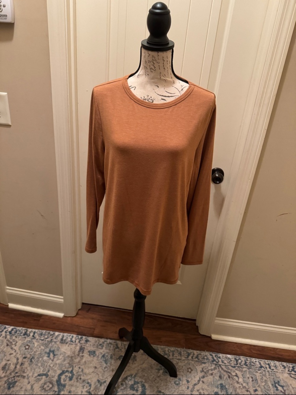 Everyday Long Sleeve Crewneck Tee in Rust